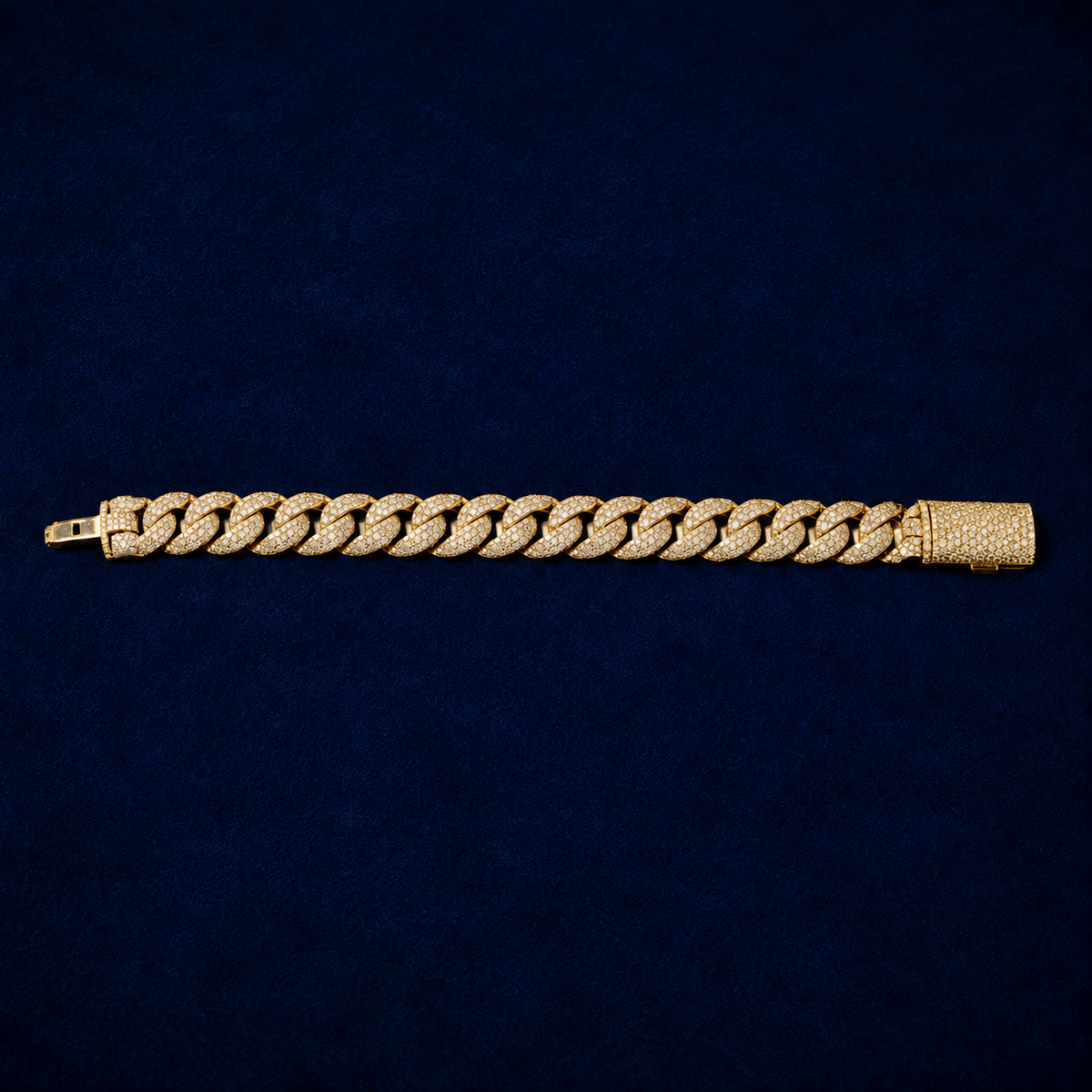 Exotic Stone-Setting VVS Moissanite Bracelet by Spade Jewelers