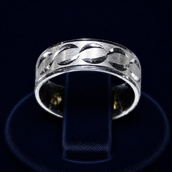 Diamond-Cut Wave Band Ring