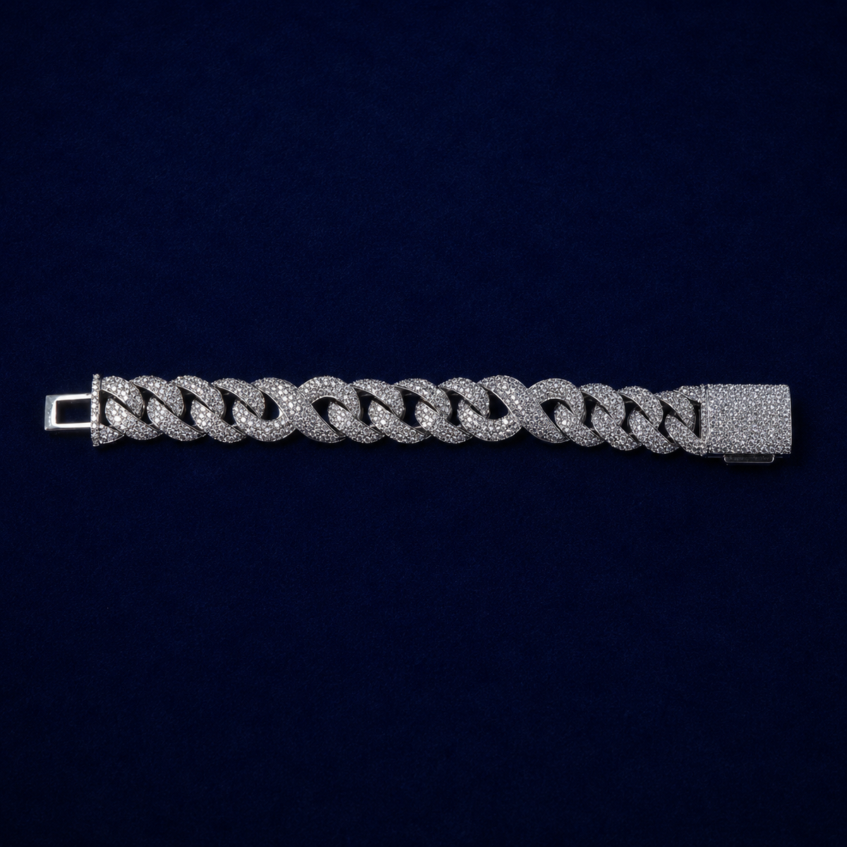 Figaro Infinity Link VVS Moissanite Bracelet by Spade Jewelers