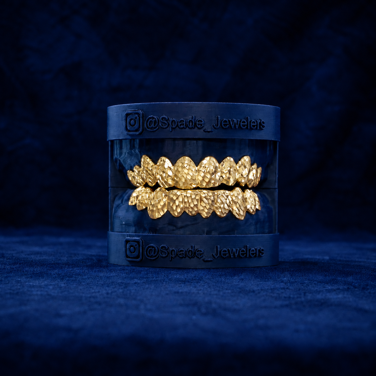 Scale-Cut Grillz